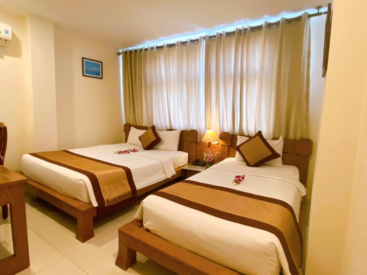 Ipeace Hotel - Bui Vien Walking Street Ho Chi Minh City Exterior photo