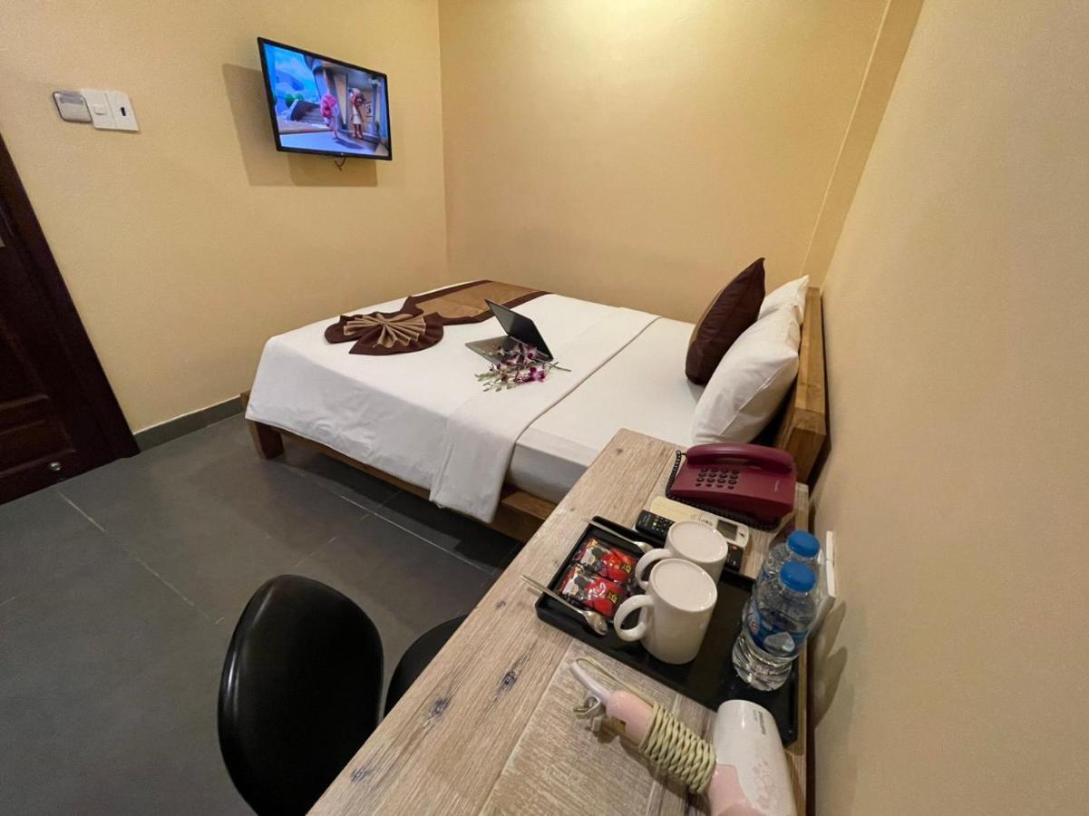 Ipeace Hotel - Bui Vien Walking Street Ho Chi Minh City Exterior photo