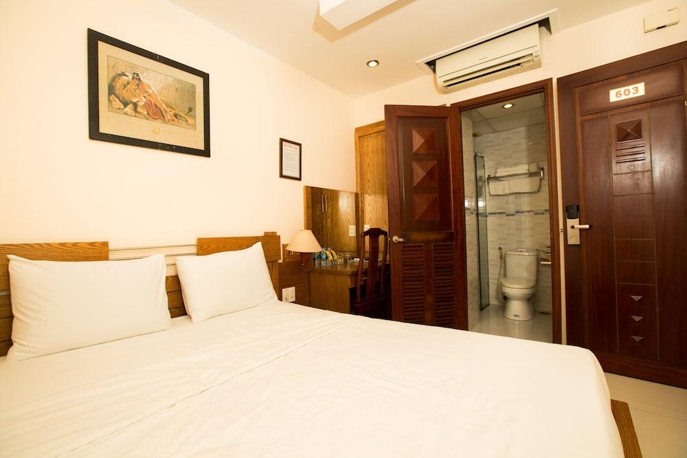 Ipeace Hotel - Bui Vien Walking Street Ho Chi Minh City Exterior photo